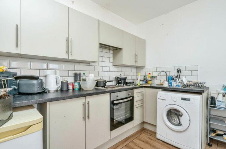 Flat 11, 42 Arundel Street, Portsmouth, Hampshire PO1 1NL