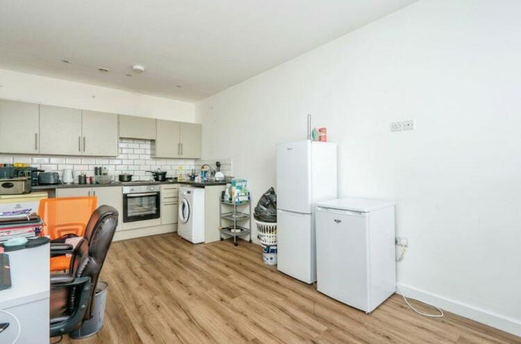 Flat 11, 42 Arundel Street, Portsmouth, Hampshire PO1 1NL