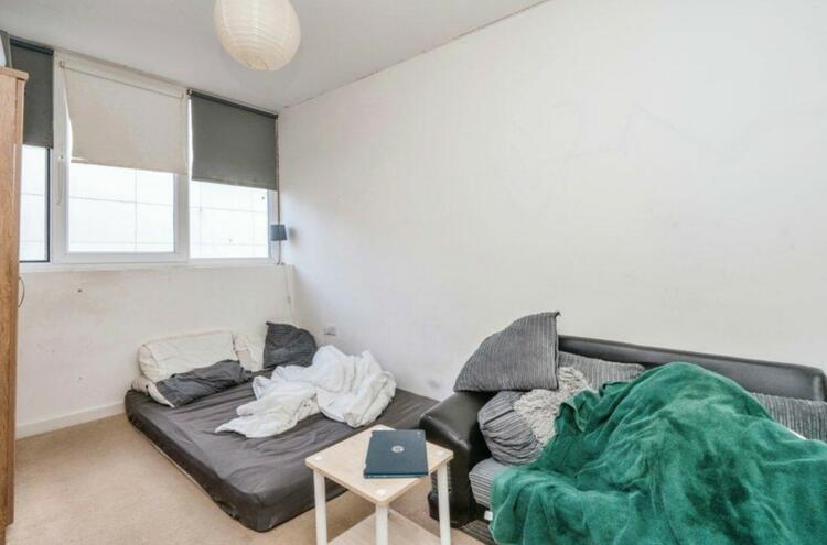 Flat 11, 42 Arundel Street, Portsmouth, Hampshire PO1 1NL