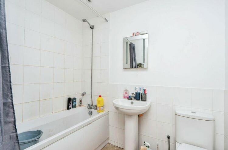 Flat 11, 42 Arundel Street, Portsmouth, Hampshire PO1 1NL