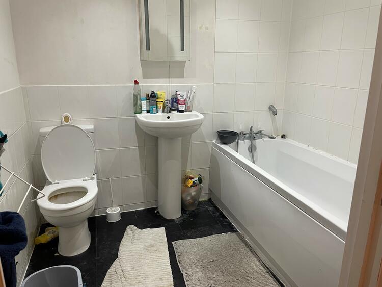 Flat 2, 42 Arundel Street, Portsmouth, Hampshire PO1 1NL