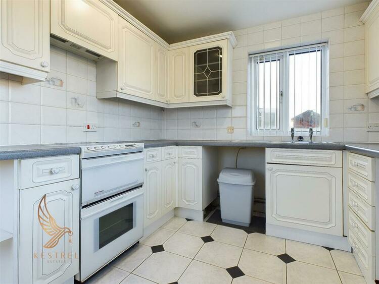 30 Hill Top Estate, South Kirkby, Pontefract WF9 3EW