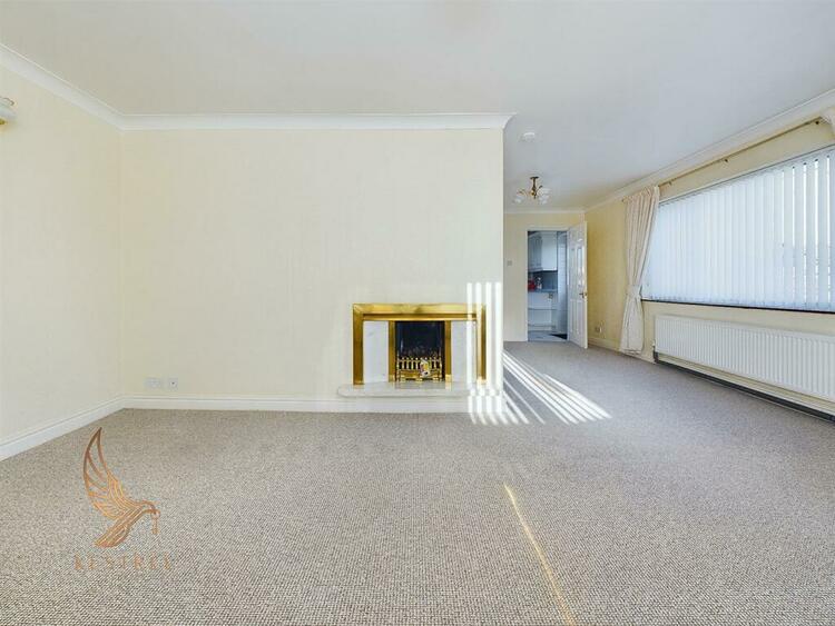 30 Hill Top Estate, South Kirkby, Pontefract WF9 3EW