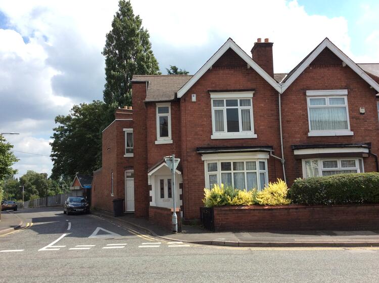 185 Toll End Road, Tipton DY4 0HF