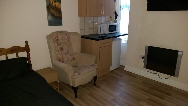 185 Toll End Road, Tipton DY4 0HF