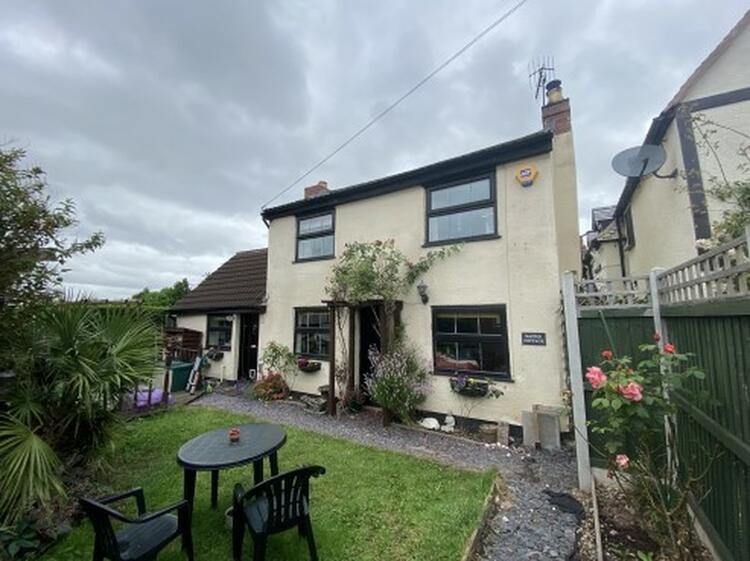 Detached House in Bromsgrove 46 Holly Road SDL Property Auctions