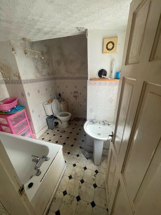 8 Gill Street, Dudley DY2 9LG