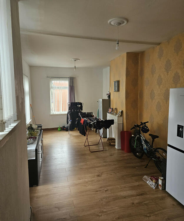 222 Walmersley Road, Bury BL9 6LL