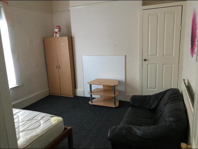 8 Lincoln Street, Leicester LE2 0JT