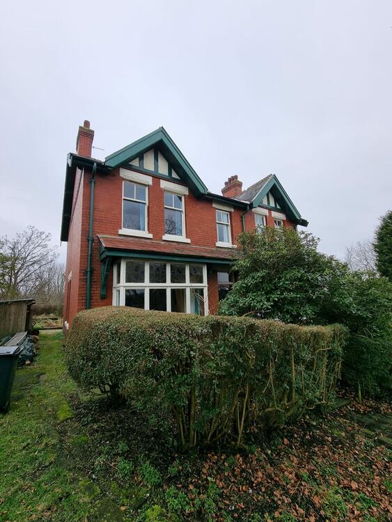 Breeze Hill House, Oldham Road, Shaw, Oldham OL2 8SS