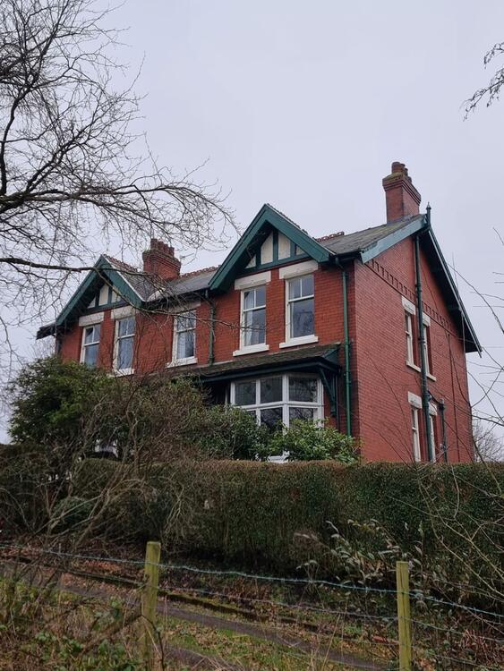 Breeze Hill House, Oldham Road, Shaw, Oldham OL2 8SS