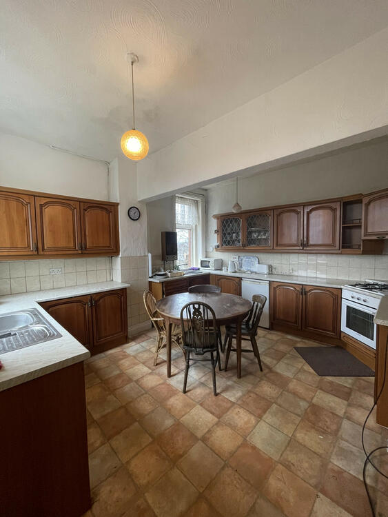 Breeze Hill House, Oldham Road, Shaw, Oldham OL2 8SS