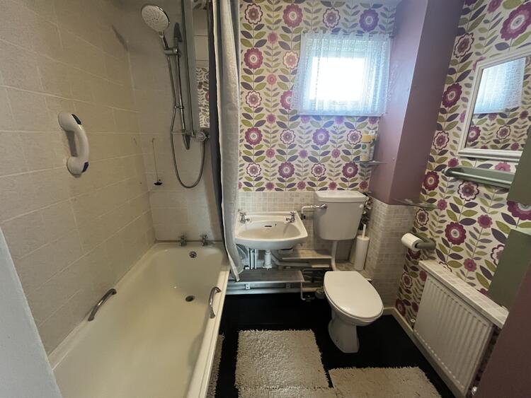 3 Illingworth Road, Leicester, Leicestershire LE5 4ET