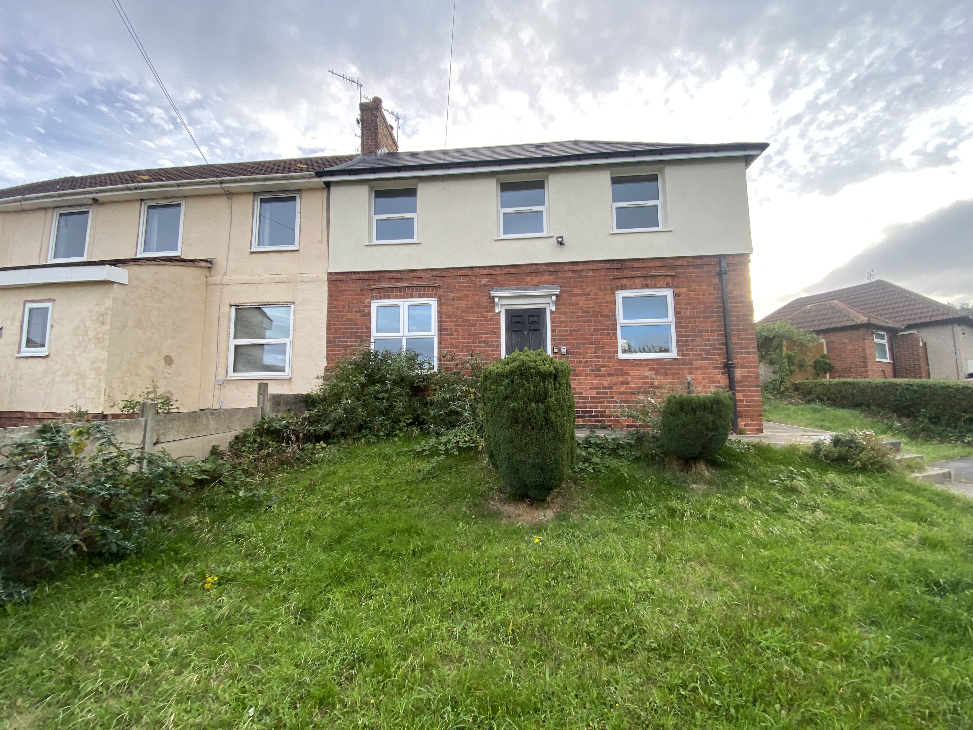 62 Sycamore Road, Hollingwood, Chesterfield, Derbyshire S43 2HH